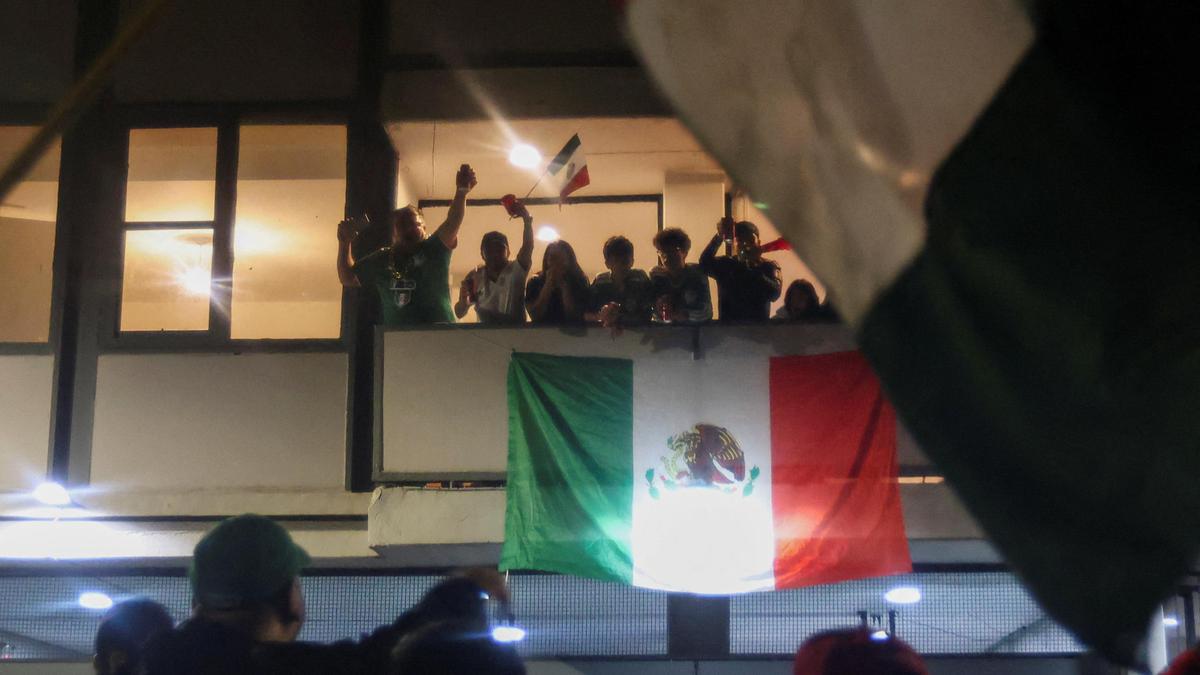 Dvaja zomreli na oslavách v Mexico City po osemfinále kvalifikácie majstrovstiev sveta vo futbale