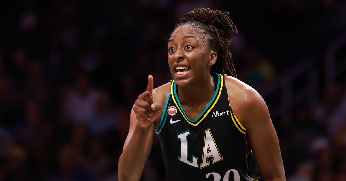 Dvojitý double Nneky Ogwumike pozdvihol Sparksa k víťazstvu nad Sky