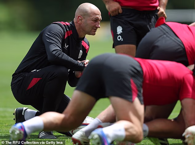 EDDIE JONES: Tu je to, čo sa bude diať na chodbách ústredia, ak Steve Borthwick prehrá s Fidži, prečo je Anglicko v porovnaní s veľkými šelmami ďaleko, čo prinesie Benhard Janse van Rensburg a prečo MUSÍ vystúpiť Henry Slade