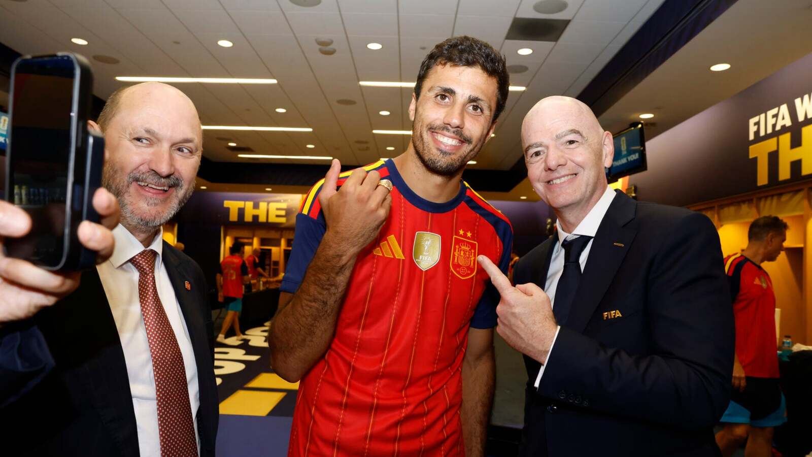 FIFA daruje hráčom zo Španielska darček LEGO a po víťazstve na majstrovstvách sveta majstrovské prstene v štýle USA