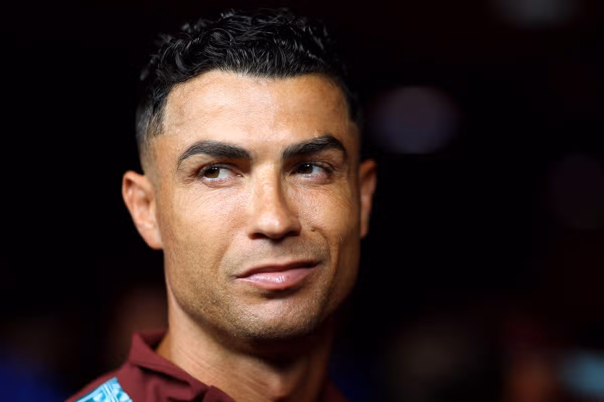 TORONTO, ONTÁRIO – 2. JÚLA: Cristiano Ronaldo č. 7 z Portugalska sa pripravuje na to, aby priviedol svojich spoluhráčov na ihrisko pred zápasom 32. kola Svetového pohára FIFA 2026 medzi Portugalskom a Chorvátskom na štadióne Toronto 2. júla 2026 v Toronte, Ontario. (Foto od Maddie Meyer - FIFA/FIFA cez Getty Images)
