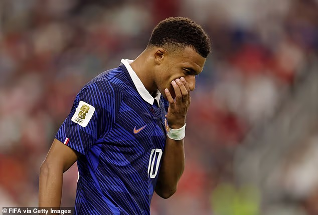 Kylian Mbappe dostal od L'Equipe hodnotenie 3/10 po tom, čo Francúzsko prehralo 2:0 so Španielskom v semifinále majstrovstiev sveta.