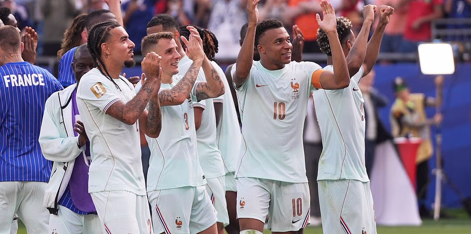 Francúzsko verzus Maroko – štvrťfinále majstrovstiev sveta NAŽIVO: Všetky reakcie, keď Les Bleus preplávali okolo žalostných afrických šampiónov v Bostone – s Kylianom Mbappem, ktorý sa odčinil za premeškanie penaltového šoku