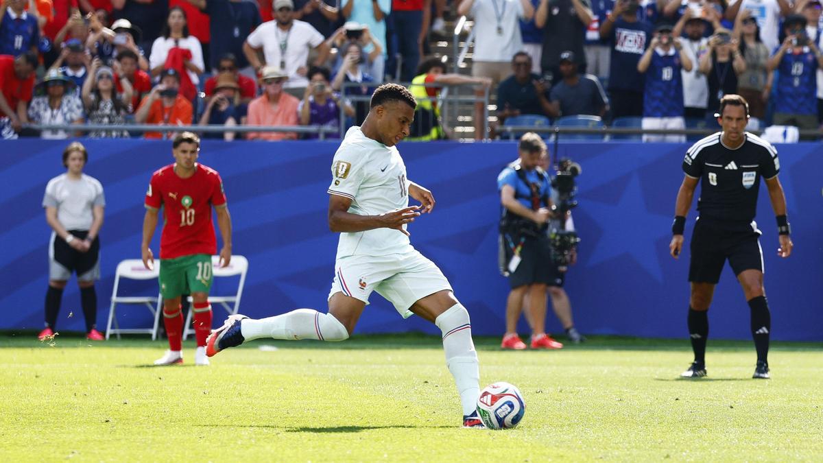 Francúzsko vs Maroko LIVE, štvrťfinále Svetového pohára FIFA – aktualizácie FRA vs MAR; Bounou zachraňuje Mbappeho penaltu