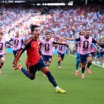 Futbaloví fanúšikovia sú sklamaní po tom, čo Ferran Torres vyhral záverečnú cenu Svetového pohára MOTM nad Emilianom Martinezom