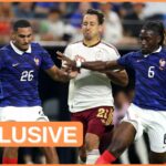 Maxence Lacroix v boji za Francúzsko proti Španielsku v semifinále majstrovstiev sveta