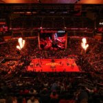 7. novembra 2025; Atlanta, Georgia, USA; Celkový pohľad na State Farm Arena pred zápasom medzi Atlanta Hawks a Toronto Raptors. Povinný kredit: Brett Davis-Imagn Images