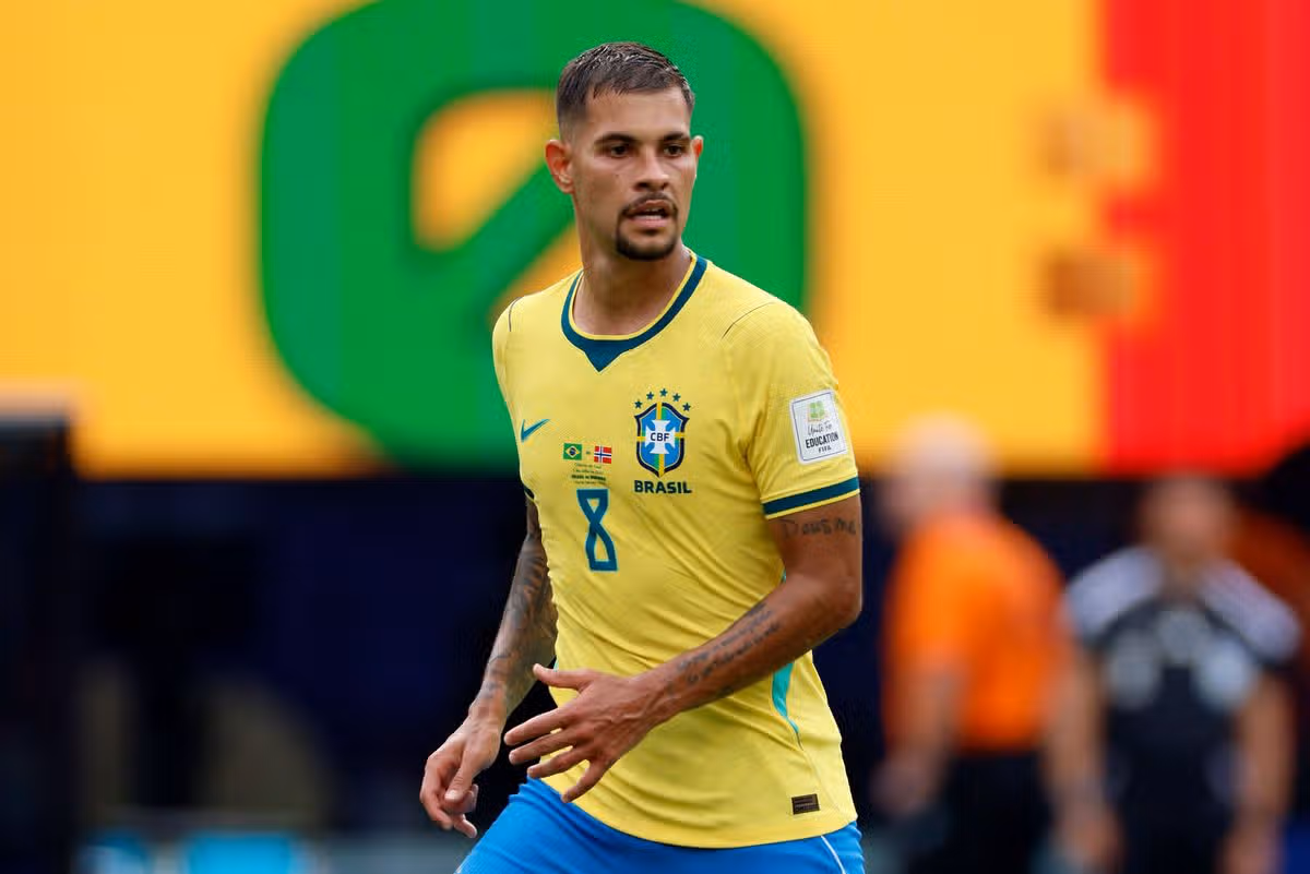 Bruno Guimaraes zostáva toto leto kľúčovým cieľom Arsenalu