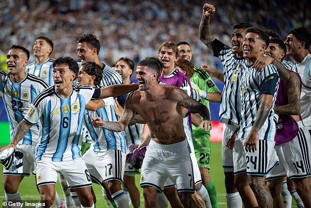 Argentína a jej fanúšikovia spievali protianglickú pieseň po výhre 3:1 nad Švajčiarskom