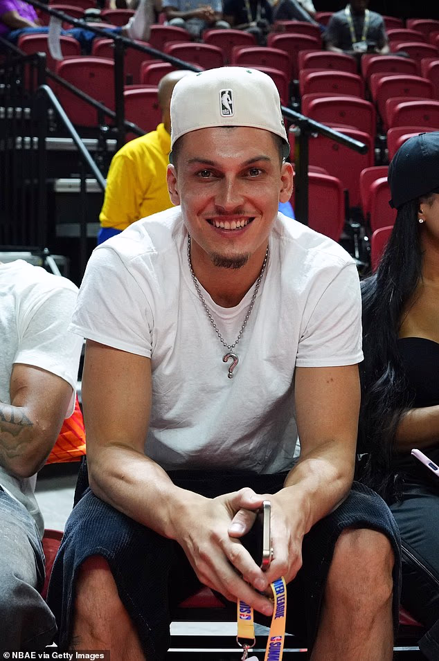 Ako povedal Tyler Herro pre Shams Charania z ESPN, nemá záujem diskutovať o nahlásenej fyzickej hádke medzi ním a bývalým spoluhráčom z Heat Bam Adebayom.