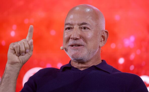 Jeff Bezos by údajne mohol investovať časť svojho významného majetku do Liverpoolu