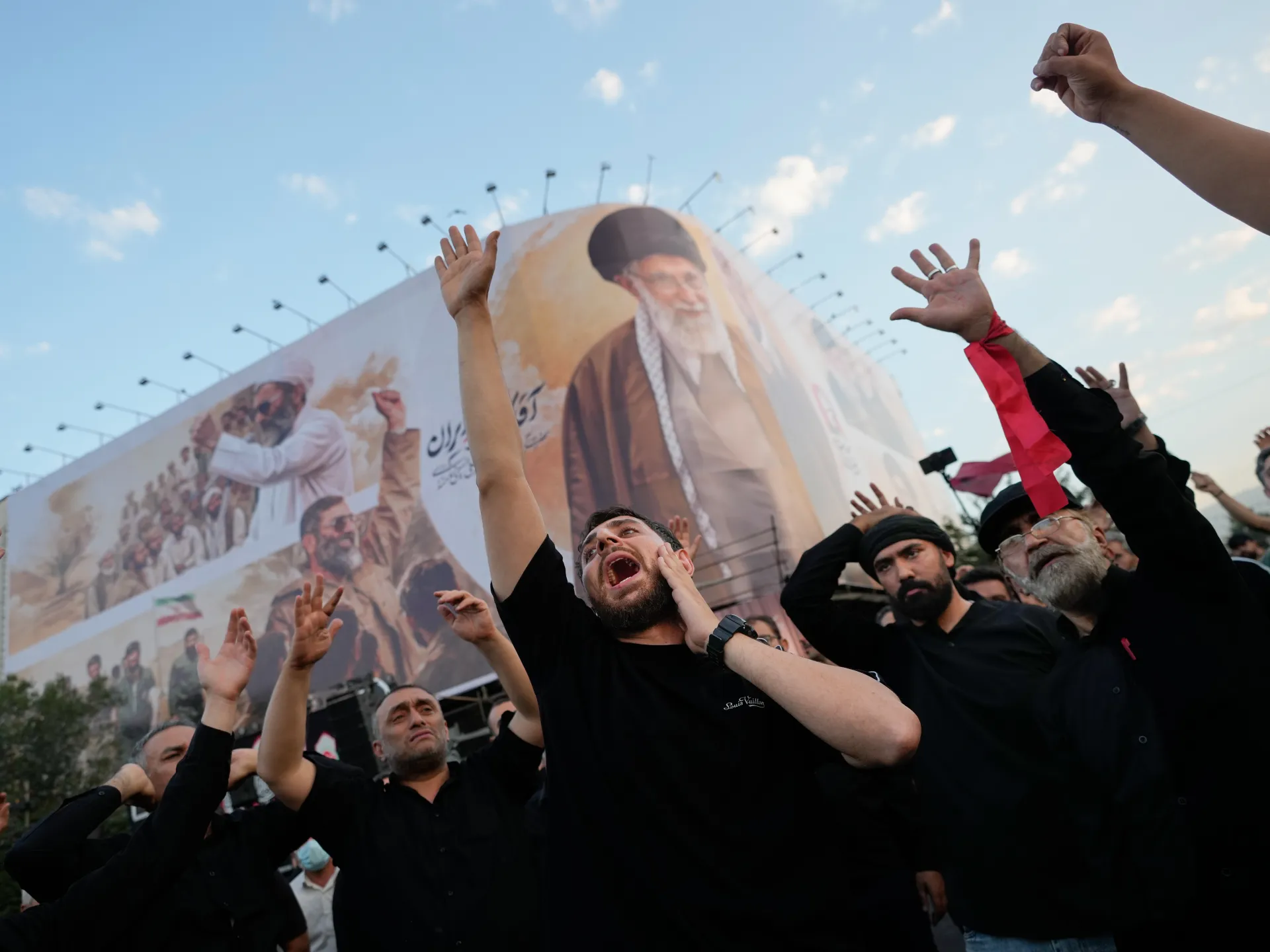 Irán signalizuje vzdor, keď Trump fajčí nad útokmi v Hormuzskom prielive | Americko-izraelská vojna proti Iran News