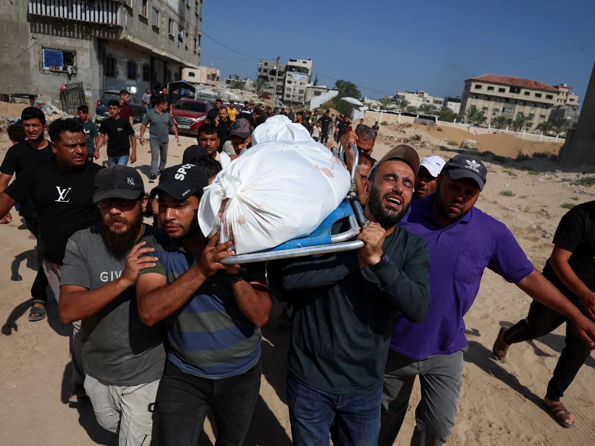 Iránska vojna naživo: Chameneího telo prichádza do Qomu; Hamas sa vzdáva správy Gazy | Americko-izraelská vojna proti Iran News