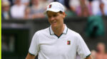 Jannik Sinner má vo Wimbledone problém, ktorý ho môže stáť titul
