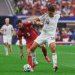 Rodri súperí o loptu s Brunom Fernandesom