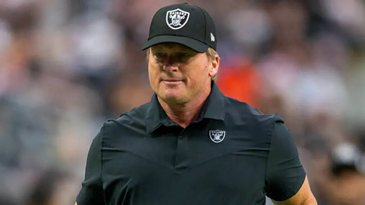 Jon Gruden vs Medvede