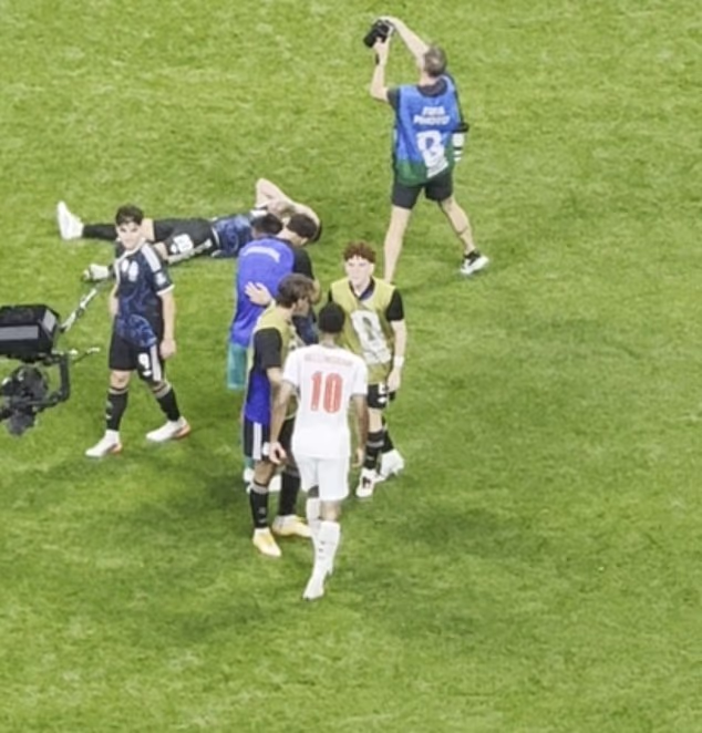 Jude Bellingham sa po semifinále zrazil s náhradníčkou Argentíny Valentinou Barco
