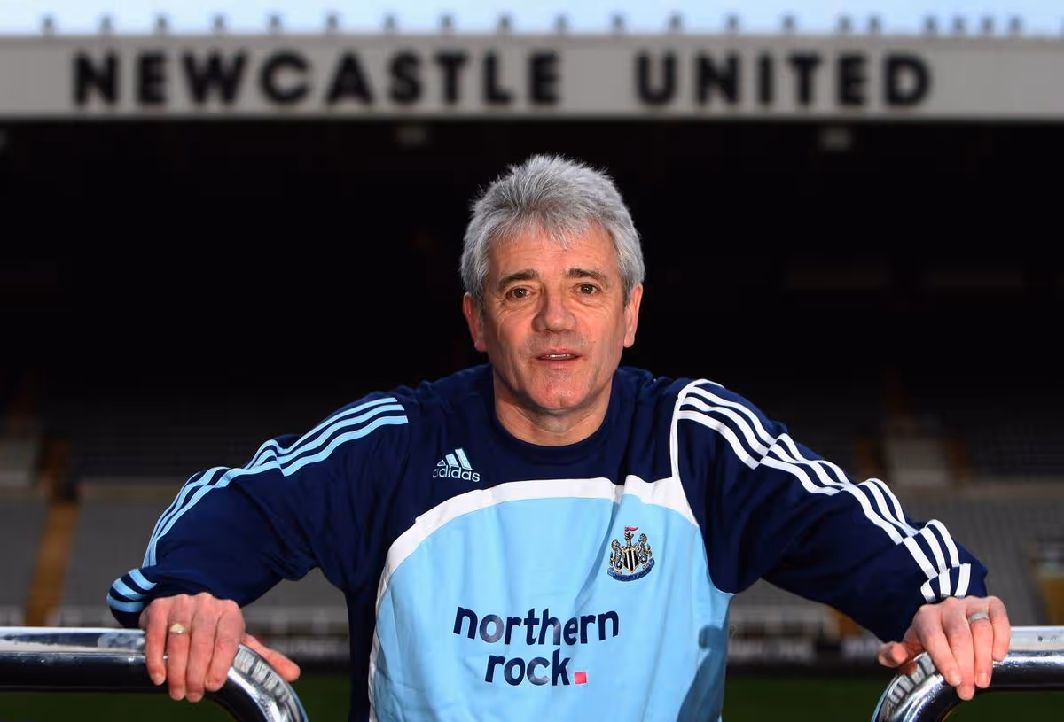 Kevin Keegan pózuje po tom, čo bol oficiálne vyhlásený za nového manažéra Newcastlu United, v St James Park 18. januára 2008 v Newcastle v Anglicku.