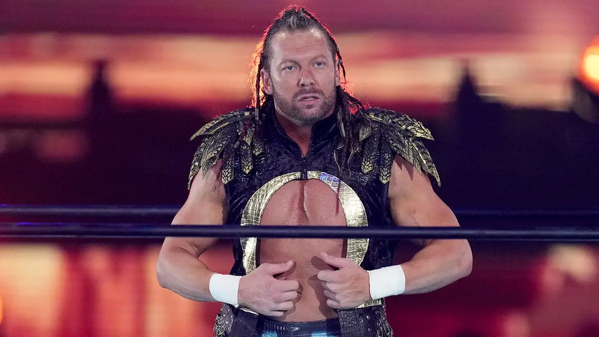 Kenny Omega vstupuje do wrestlingového ringu v Tokyo Dome