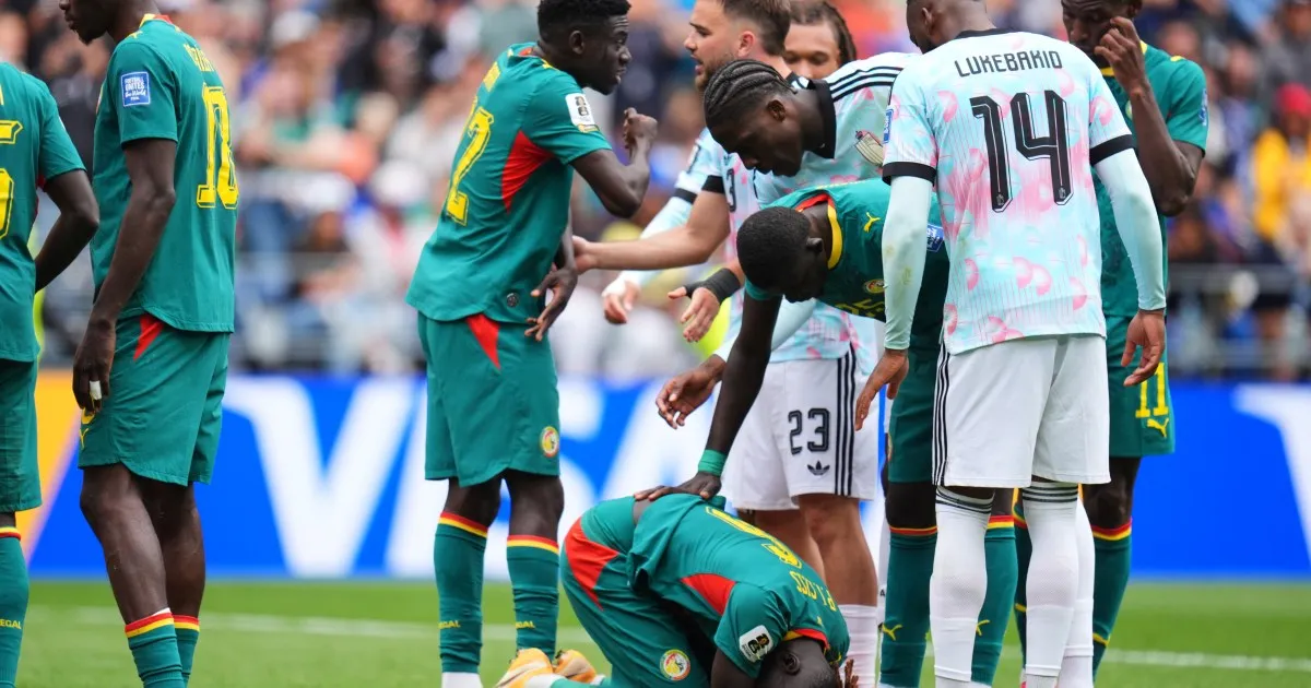 Kontroverzný trest ukončil zápas Senegalu na majstrovstvách sveta vo futbale proti Belgicku | Správy o majstrovstvách sveta 2026
