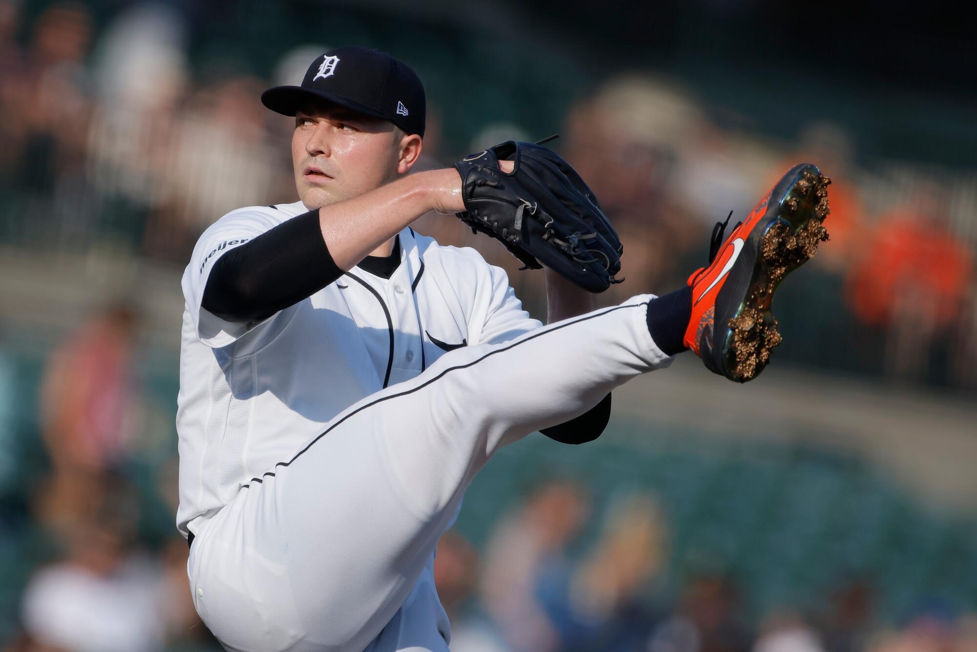 Tarik Skubal z tímu Detroit Tigers nastúpi proti Athletics 7. júla v Detroite.