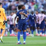 Kylian Mbappé informuje Florentina Pereza, že presvedčil Michaela Oliseho, aby prestúpil do Realu Madrid
