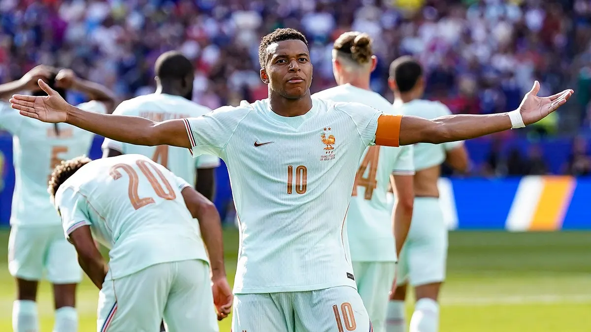Kylian Mbappe oslavuje gól