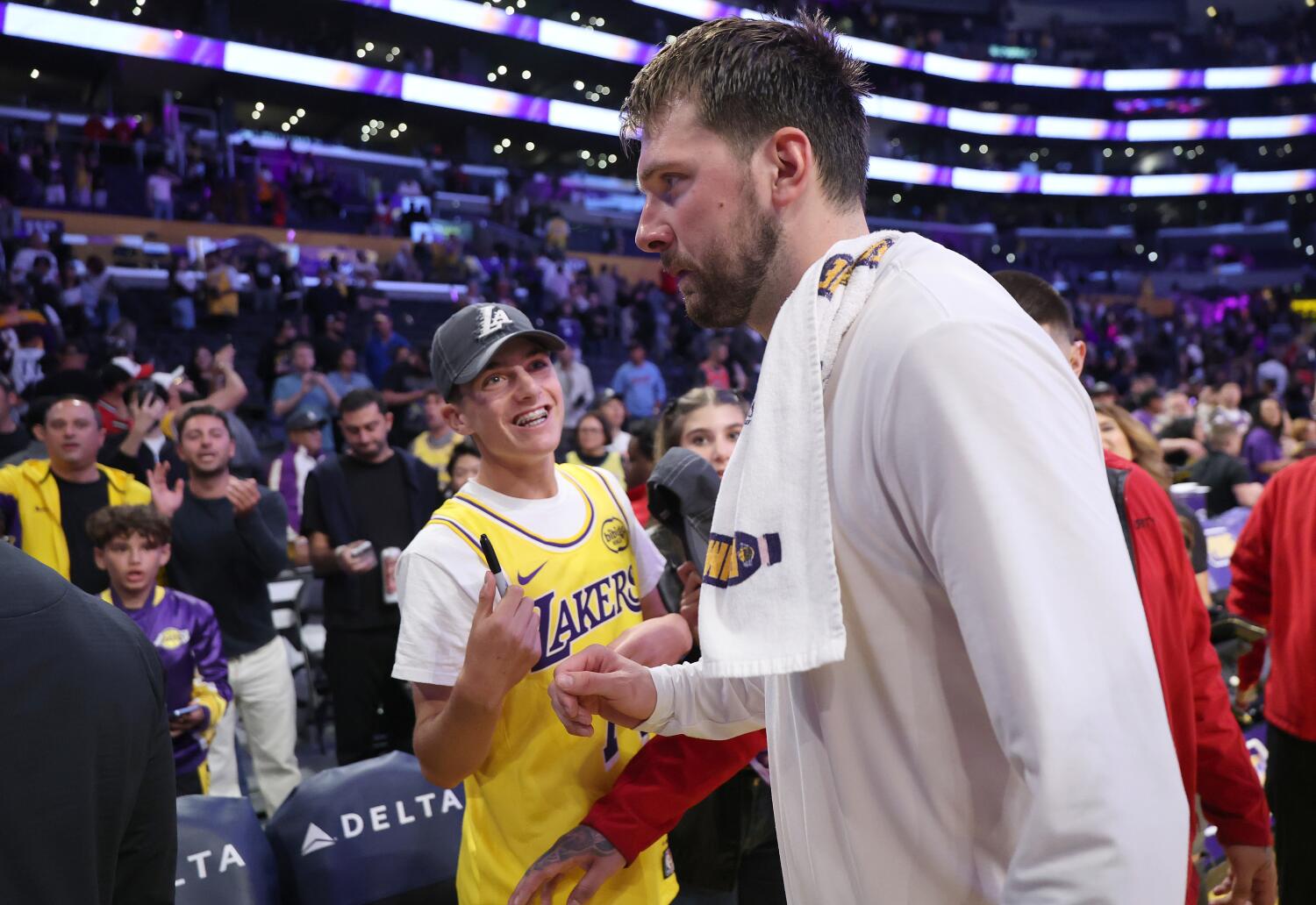 Lakers zverejnia predsezónny plán; otvárač je 5. okt