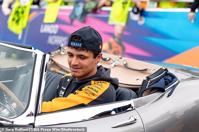Lando Norris vyvolal nové zvesti o romantike po tom, čo údajne strávil hodiny s influencerkou Alix Earle v exkluzívnom londýnskom klube.