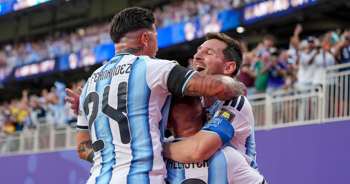 Lionel Messi dostal po svetovom šampionáte „obľúbeného rozhodcu“ v zápase Anglicko proti Argentíne | Futbal | Šport
