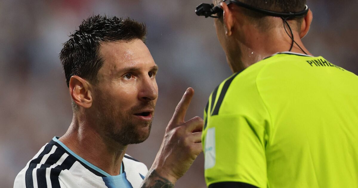 Lionel Messi naráža na správanie rozhodcu majstrovstiev sveta a obviňuje ho | Futbal | Šport