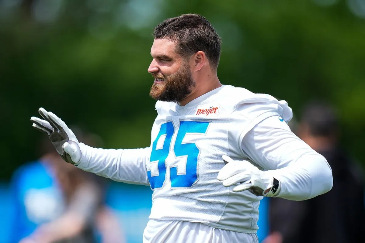 Defenzíva Detroit Lions Pat O'Connor (95) trénuje počas OTA v Meijer Performance Center v Allen Parku v piatok 30. mája 2025.