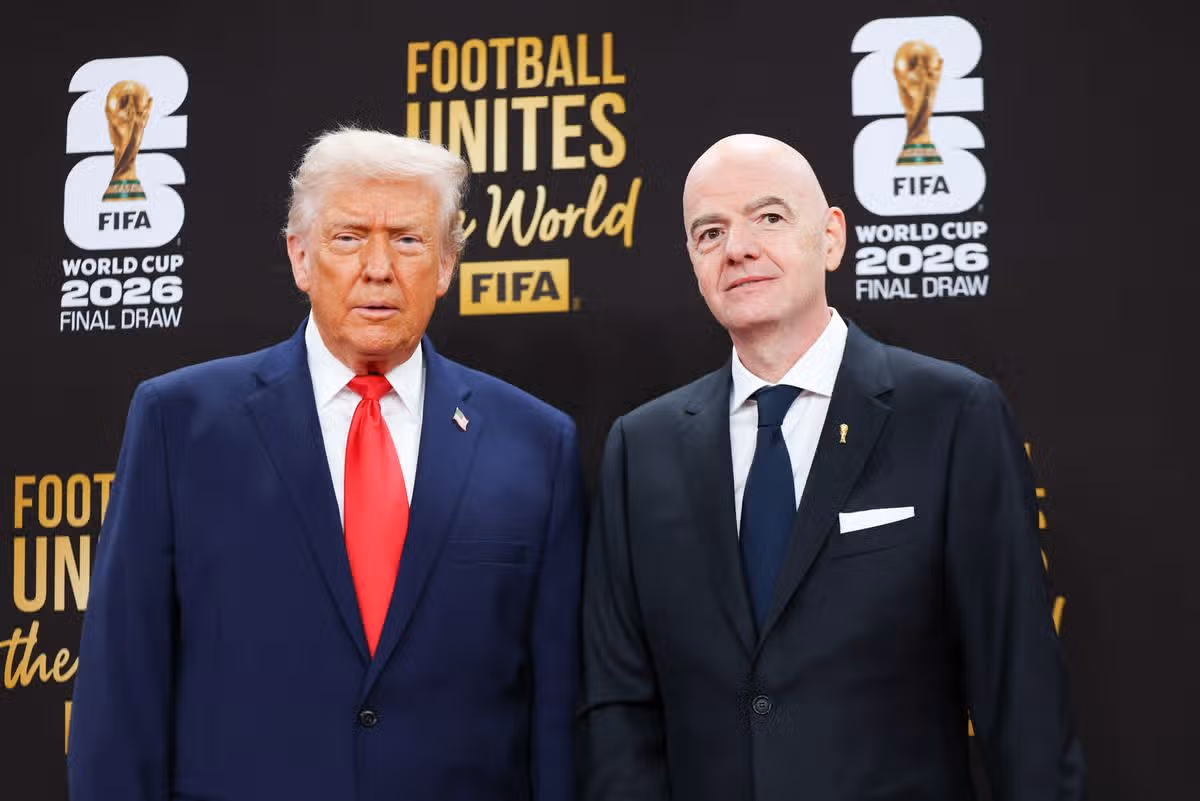 Americký prezident Donald Trump povedal, že požiadal prezidenta FIFA Gianniho Infantina, aby zasiahol