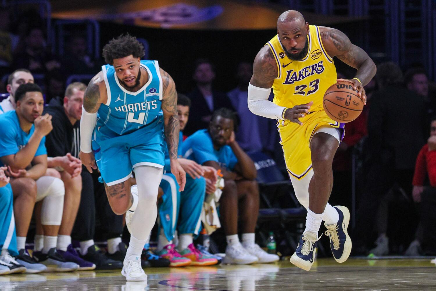 Listy: Zmiešané pocity z odchodu LeBrona Jamesa z Lakers