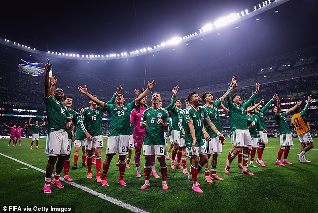 Anglicko čaká v pondelok ráno v Mexico City skľučujúci súboj posledných 16 rokov proti Mexiku (BST)
