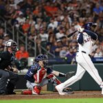 4. júla 2026; Houston, Texas, USA; Houston Astros určený stopér Yordan Alvarez (44) zaútočil na dva víťazné domáce zápasy proti Tampa Bay Rays v deviatej smene v Daikin Park. Povinný kredit: Thomas Shea-Imagn Images