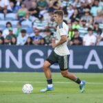 Maik Nawroski z Celticu sa pripojil k Lens