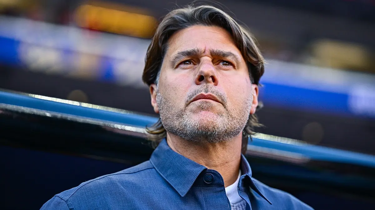 Mauricio Pochettino vyzerá na ihrisku