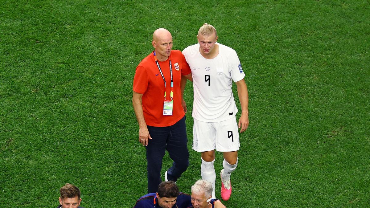 Majstrovstvá sveta vo futbale 2026: Nórsky futbalista Solbakken chváli jedinečný Haaland, keď sa blíži súboj s Anglickom