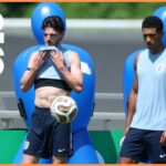 Declan Rice a Jude Bellingham na tréningu v Anglicku