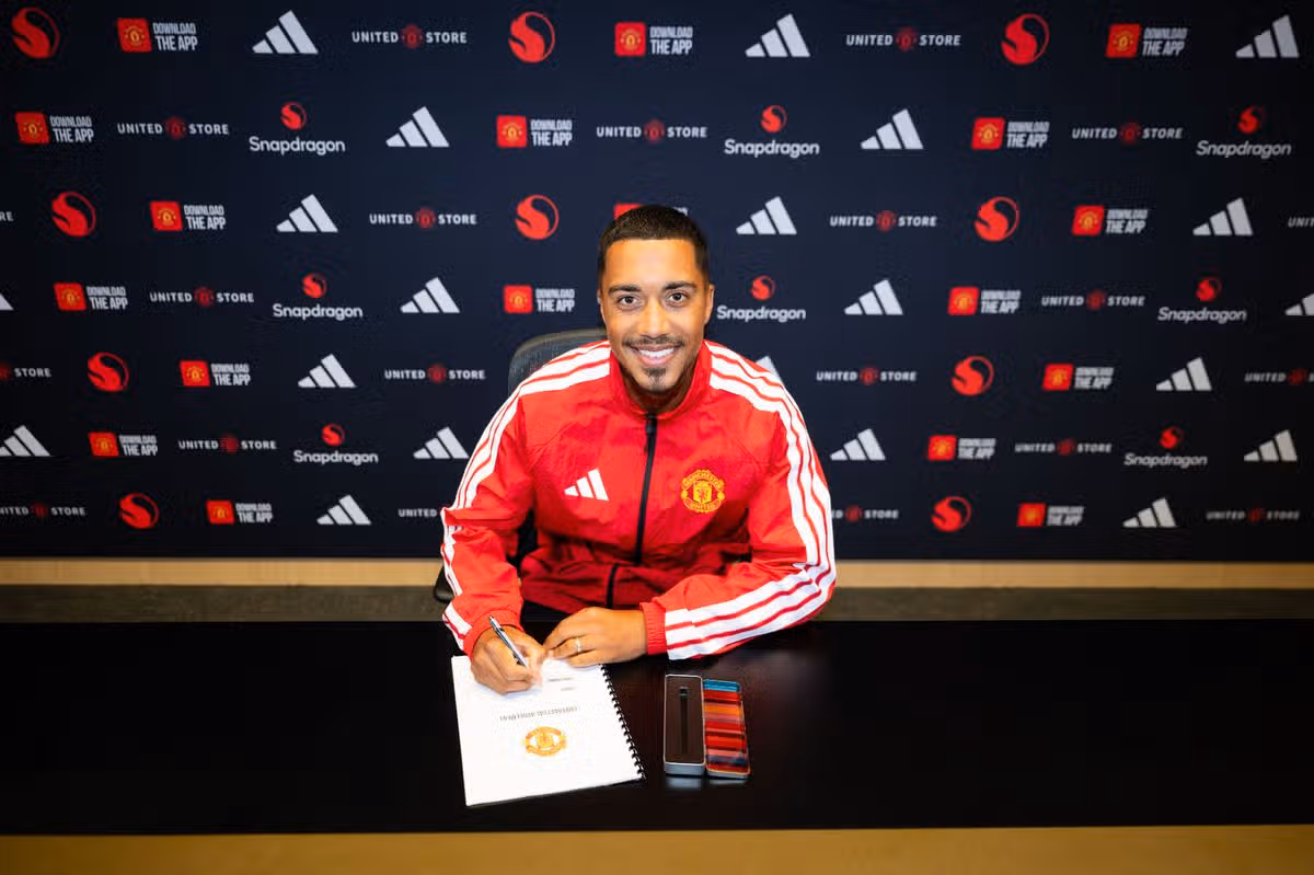 Manchester United oznámil podpis Youriho Tielemansa