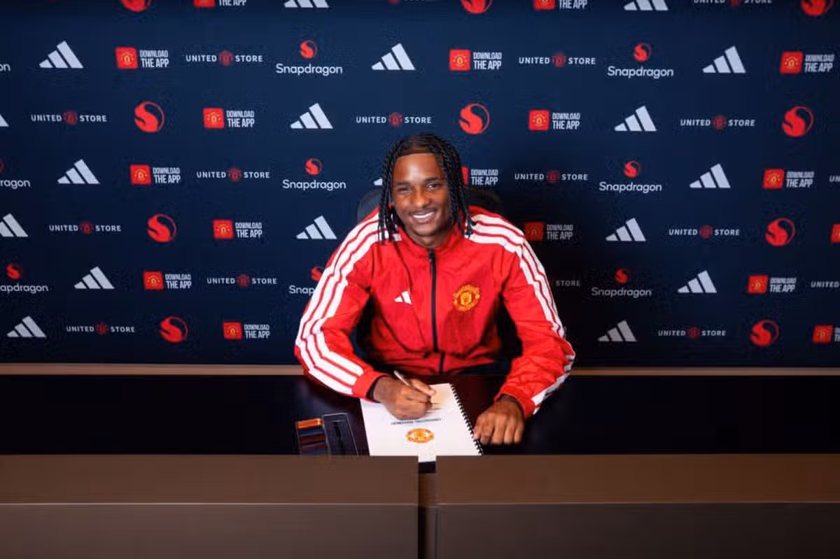 Tynan Thompson prestúpil do Manchestru United