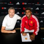 Manchester United oznámil podpis brazílskeho stredopoliara Andreyho Santosa