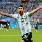 Lionel Messi oslavuje počas zápasu za národný tím Argentíny.