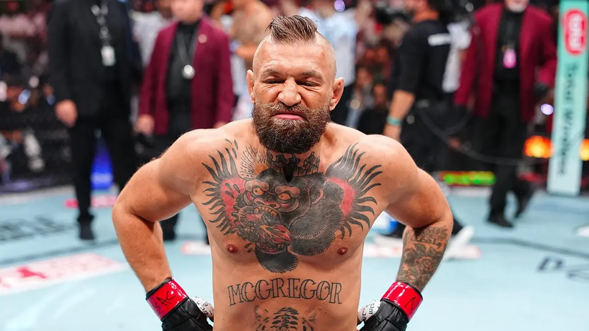Conor McGregor sa pripravuje čeliť Maxovi Hollowayovi v zápase UFC v T-Mobile Arene.