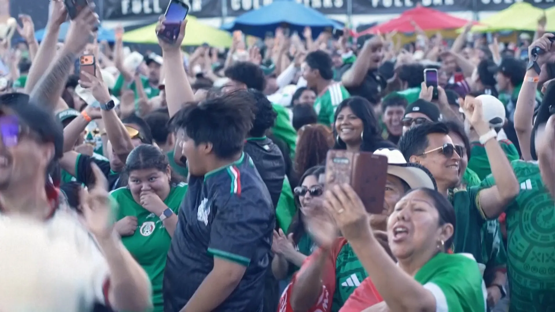 Mexickí fanúšikovia hrdí napriek odchodu z majstrovstiev sveta | Správy