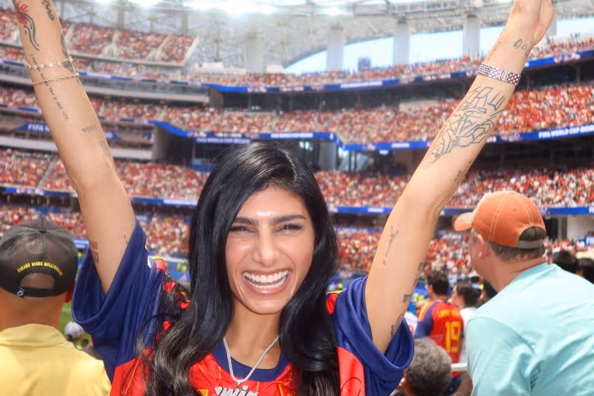 Mia Khalifa sleduje Španielsko