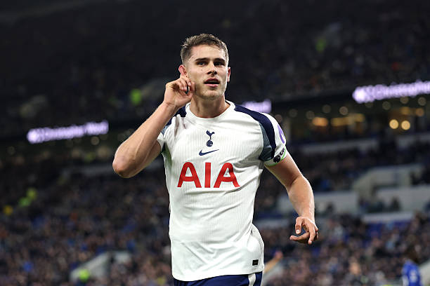 Micky van de Ven z Tottenhamu