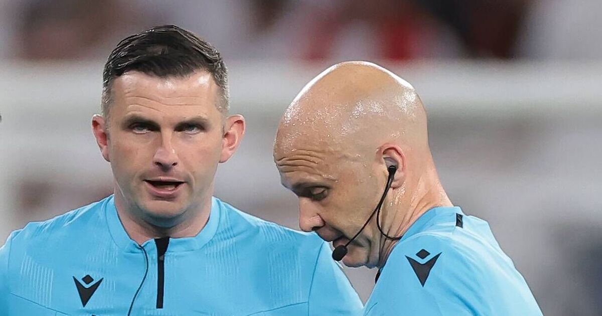 Michael Oliver a Anthony Taylor majú zakázané rozhodovať tímy Svetového pohára | Futbal | Šport