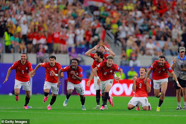 Egypt zvíťazil v penaltách proti Austrálii a dostal sa do osemfinále na Majstrovstvách sveta vo futbale